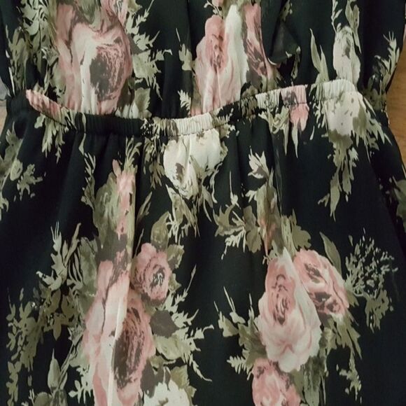 Lulu's Black Floral Ruffled Long Sleeve Top - Picture 15 of 16